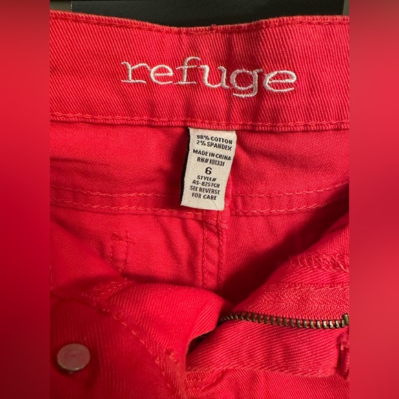 Refuge bright pink low rise jean shorts - Picture 2 of 5